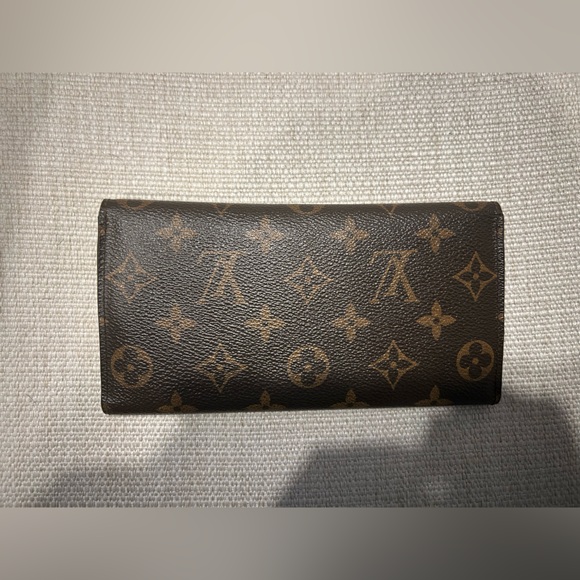 Authentic Louis Vuitton Sarah Wallet - Monogram & Fuchsia - Picture 5 of 16